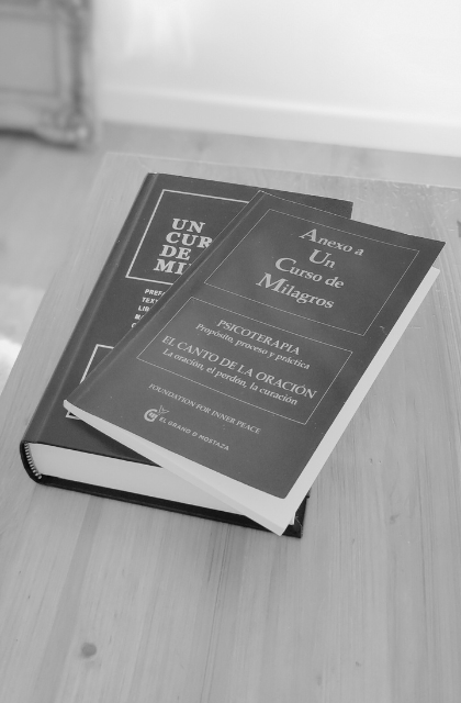 Libro Un Curso de Milagros y Anexo a Un Curso de Milagros Psicoterapia: Propósito, Proceso y Práctica